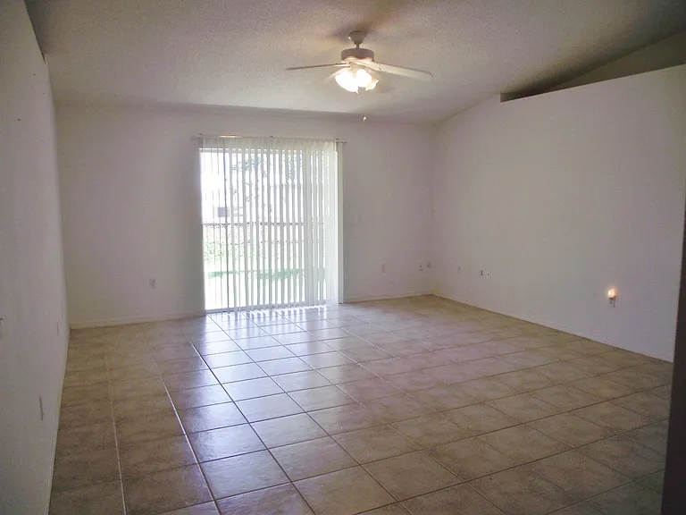 258 N Walleye Dr — Photo 7