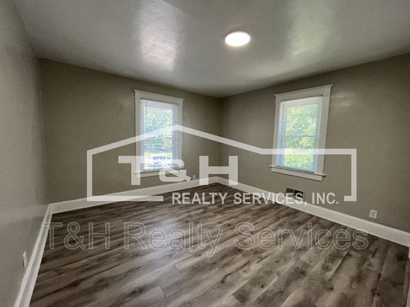 3rd image of 2634 S East St