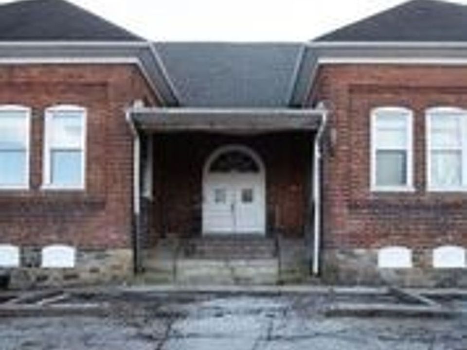 1st image of 60 Walton St #4
