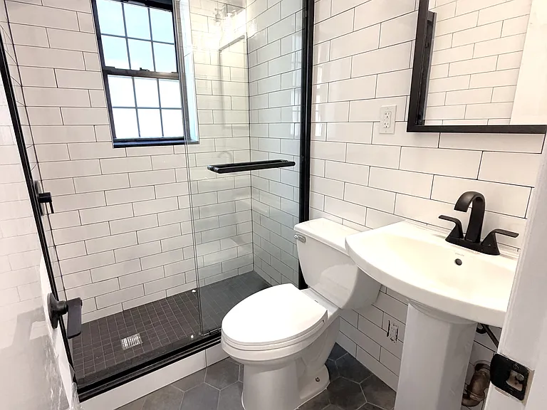 3220 34th Ave #2F — Photo 11