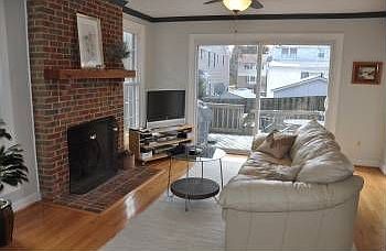 4th image of 890 N Frederick St