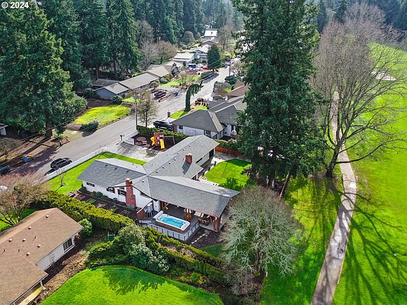 4th image of 3714 NE 97th Ave