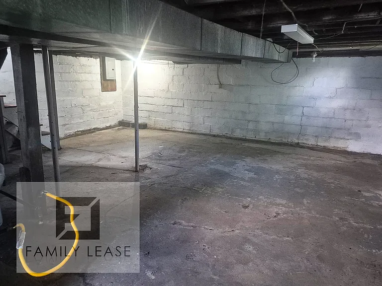 1701 Huron Ave — Photo 41