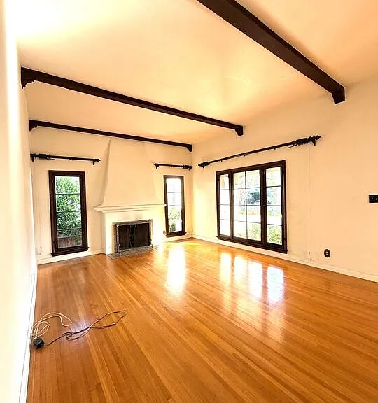 2342 Selby Ave — Photo 6