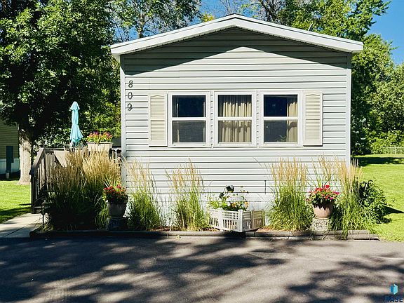 2nd image of 809 S Gina Pl Place