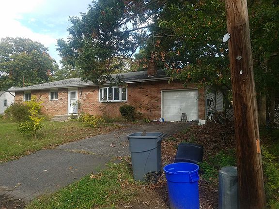 3rd image of 211 Sammis Ave