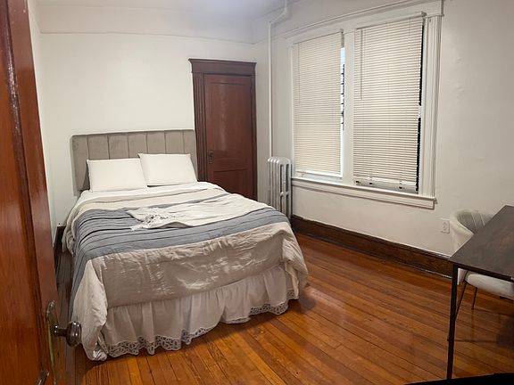 5th image of 133 Lake St #1