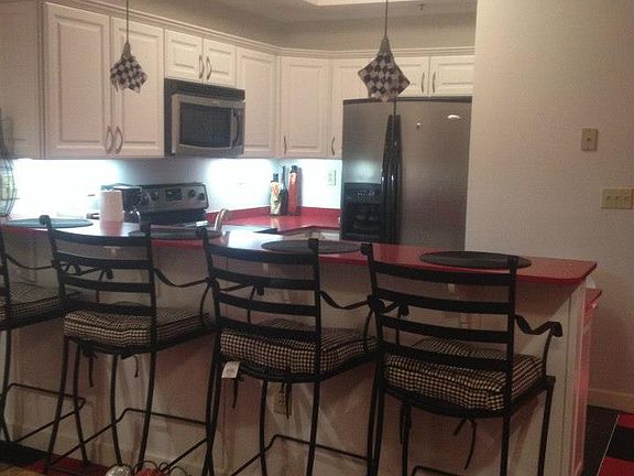 Breakfast Bar/Kitchen