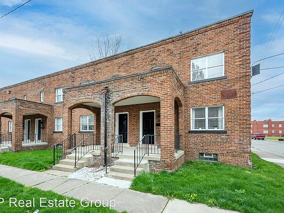 2nd image of 387 Carpenter St