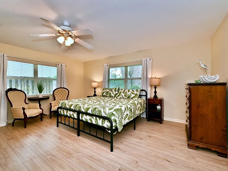 129 Alhambra Pl — Photo 12