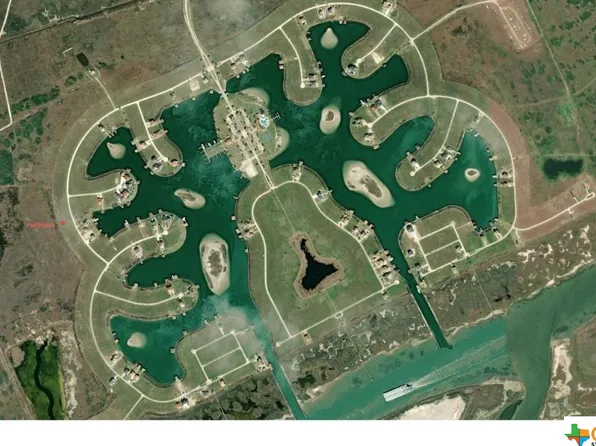 45 W Lago Loop Rd, Pt O Connor, TX 77982