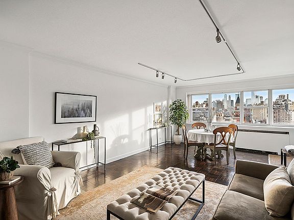 3rd image of 101 W 12th St APT 14U
