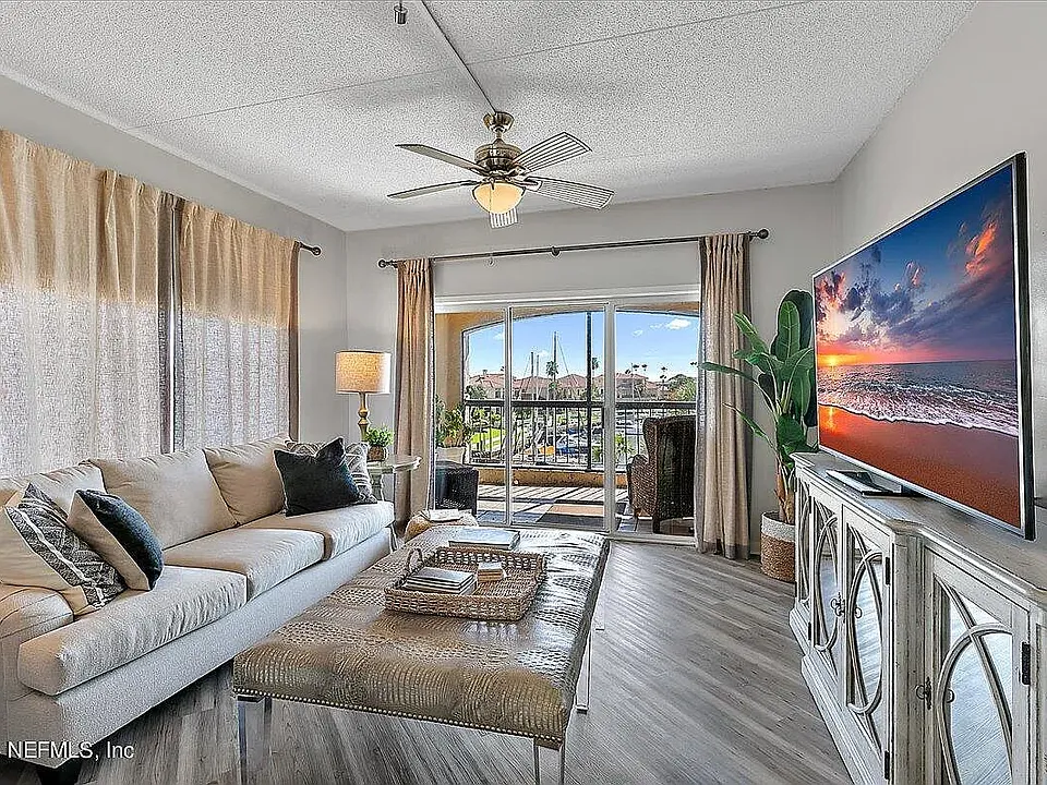 Front living room to balcony