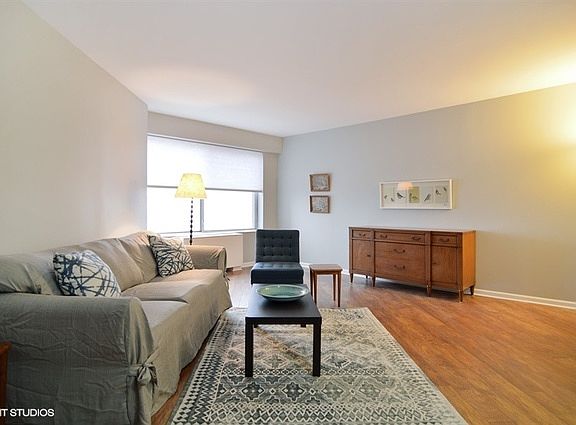 2nd image of 7061 N Kedzie Ave Ste 1109
