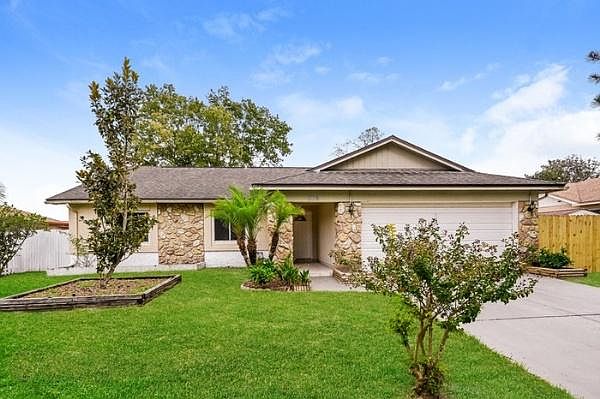 2nd image of 800 Largo Ct