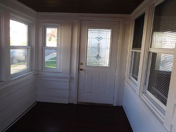 4th image of 16 Washington Ave