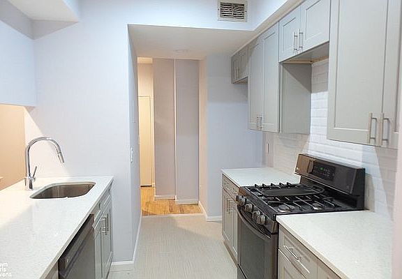 4th image of 352 W 117th St APT 3F