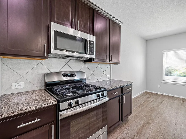 21522 Autumn Summit St — Photo 17