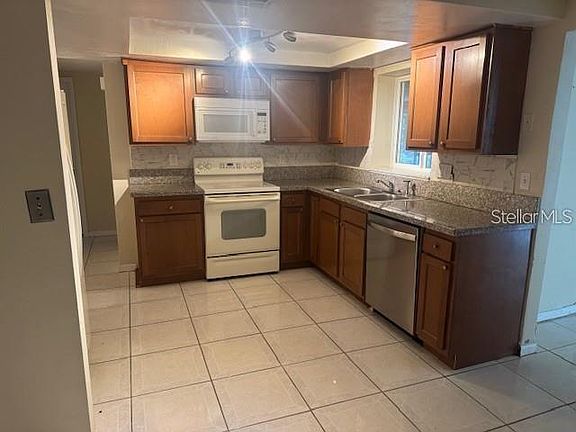 5th image of 7235 Redbud Ct