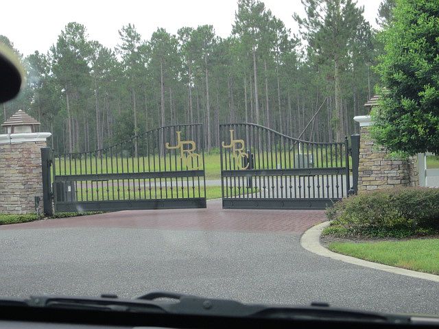 1st image of 9765 Kings Crossing Dr