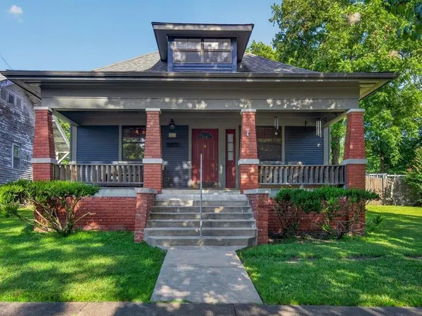 321 N Maple St, Nowata, OK 74048