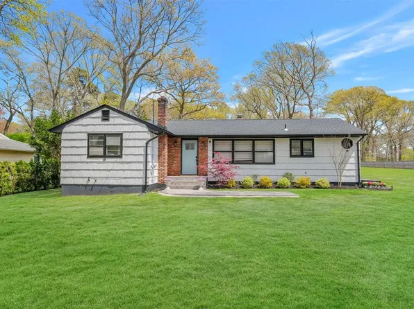 141 Park Lane, Middle Island, NY 11953