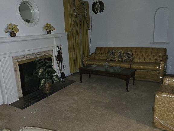 3rd image of 17548 Freeland St