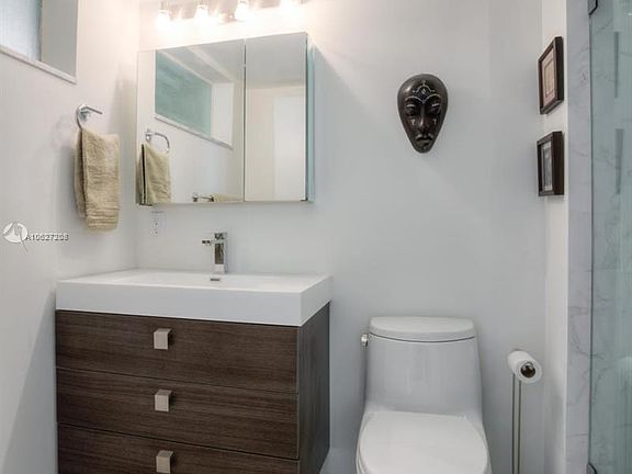 5th image of 8001 Crespi Blvd APT 2D