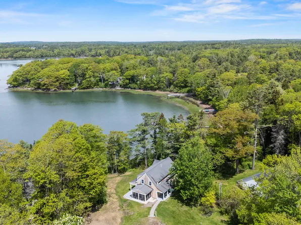 10 Chickadee Lane, Freeport, ME 04032