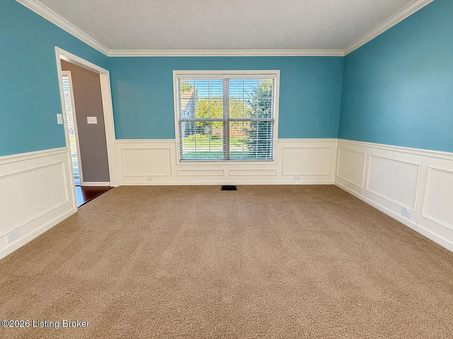4 bed, 3.5 bath, 2600 sqft, $2,800 — Photo 3