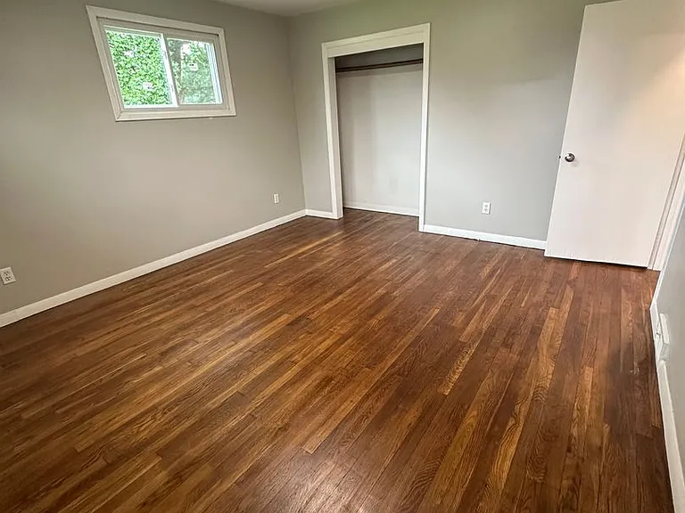 683 Walton Ave — Photo 10