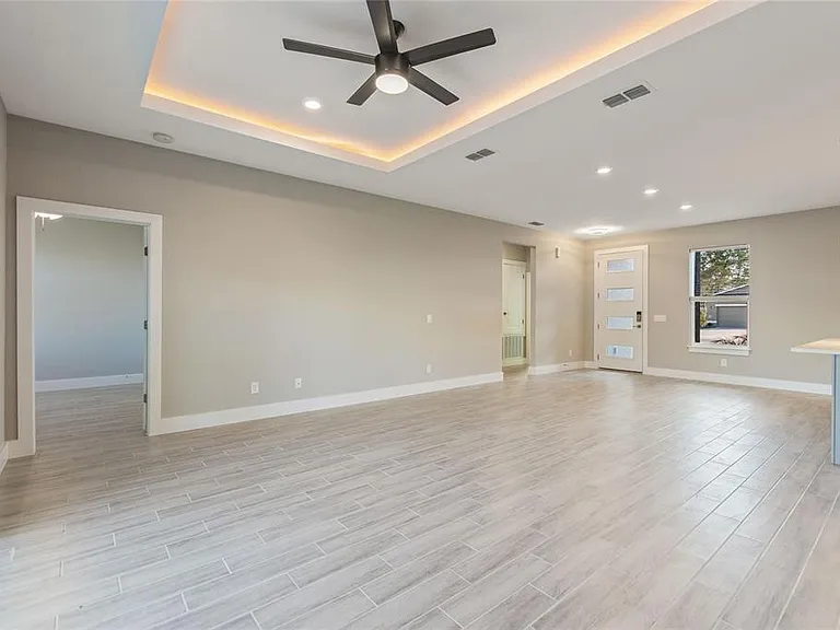 119 Tulip Ln — Photo 7