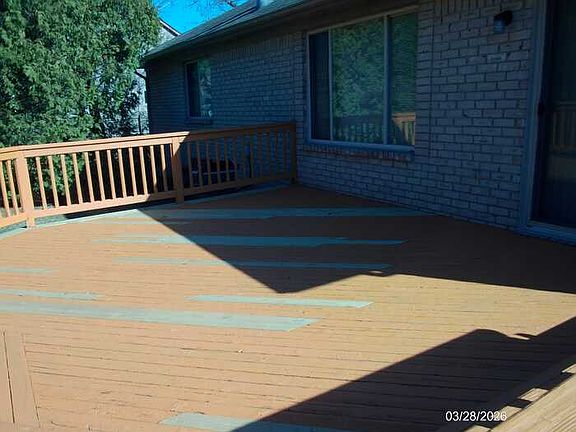 4th image of 2081 Newburgh Dr