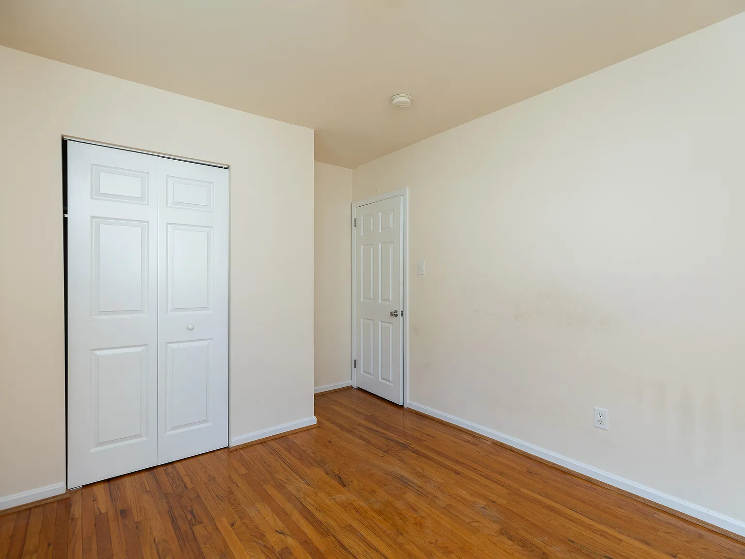 3 bed, 1750 sqft, $3,000 — Photo 2