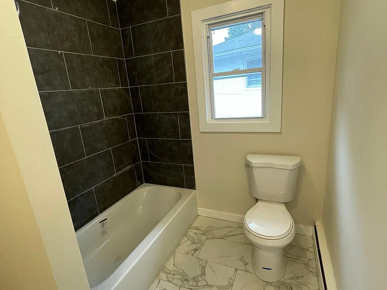 1533 Saint Georges Ave #2 — Photo 6