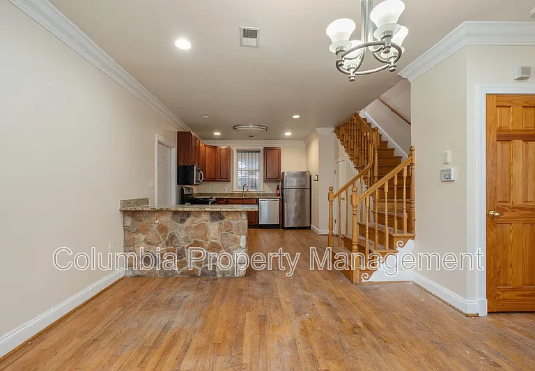 1809 Kendall St NE — Photo 3