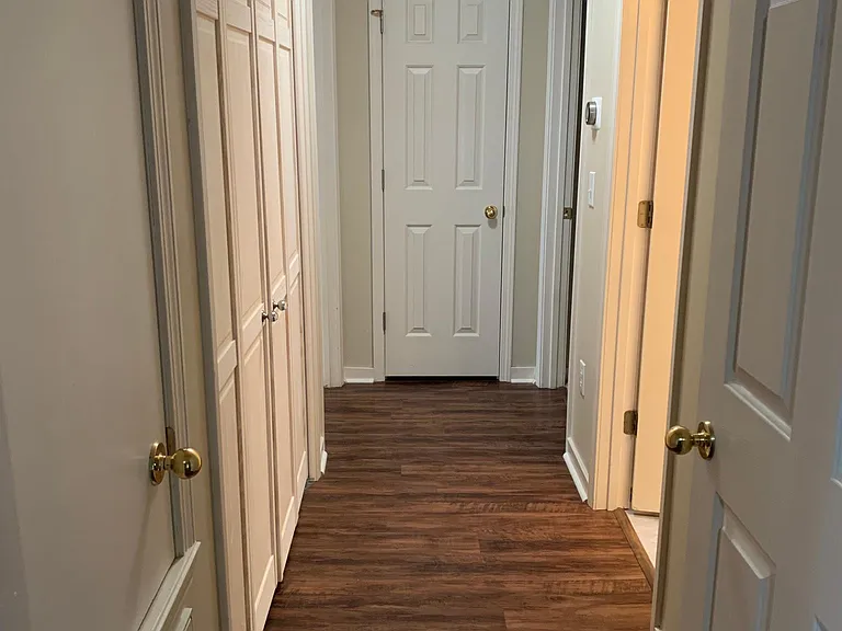 605 Biscayne Cv E — Photo 5