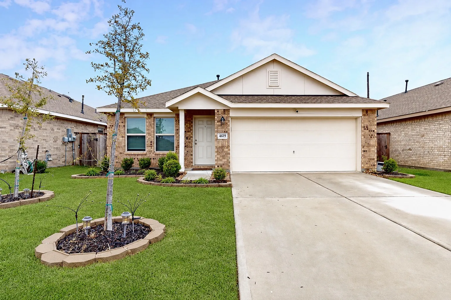 4 bed, 1720 sqft, $2,300 — Photo 3