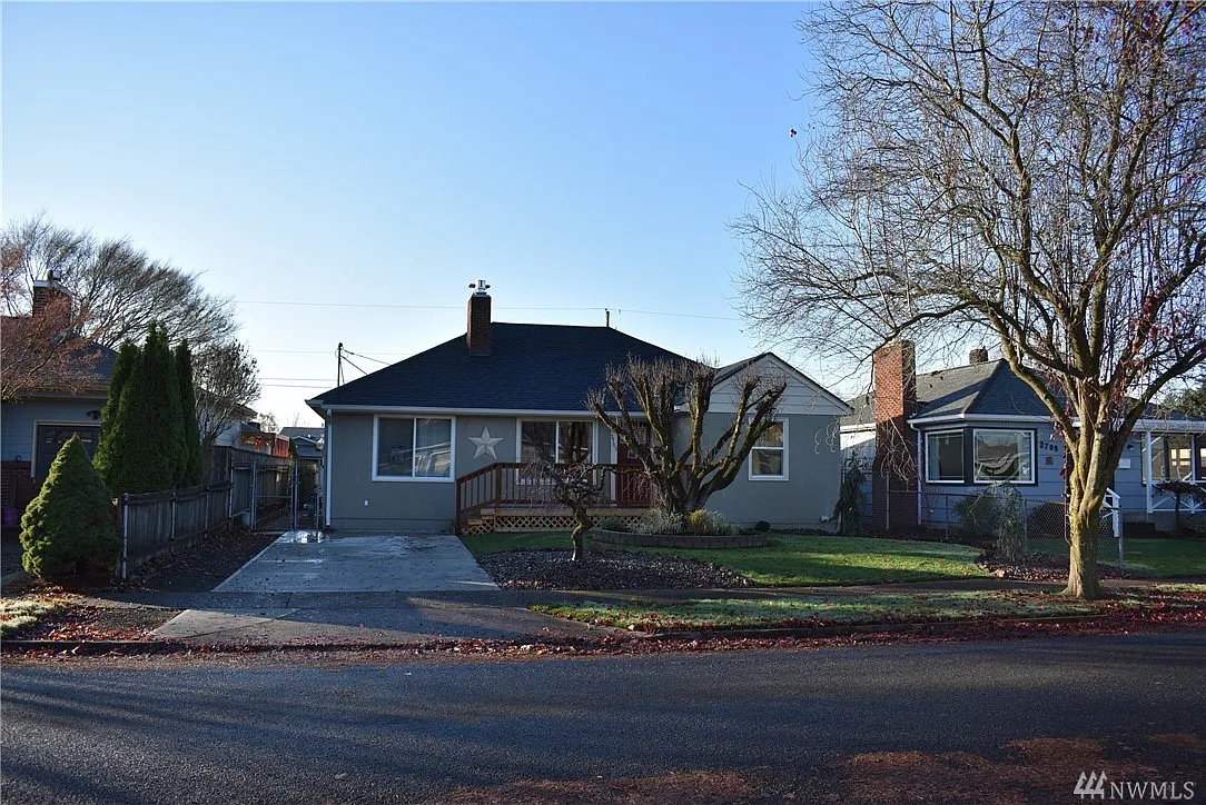 2703 Maple St photo 1