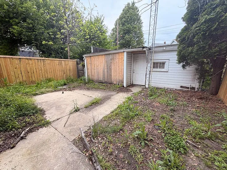 634 Spencer St — Photo 18