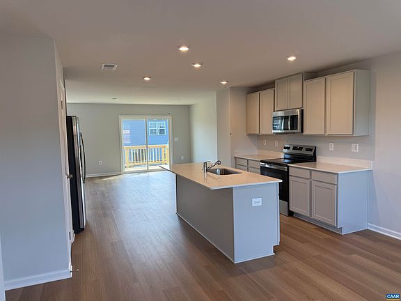 2nd image of 37 Laurin St
