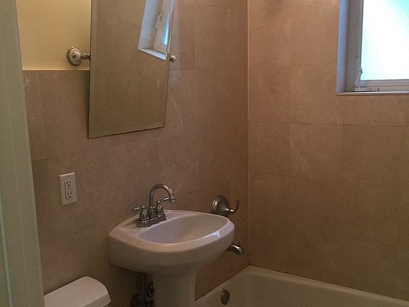 4th image of 750 Jefferson Ave APT 1