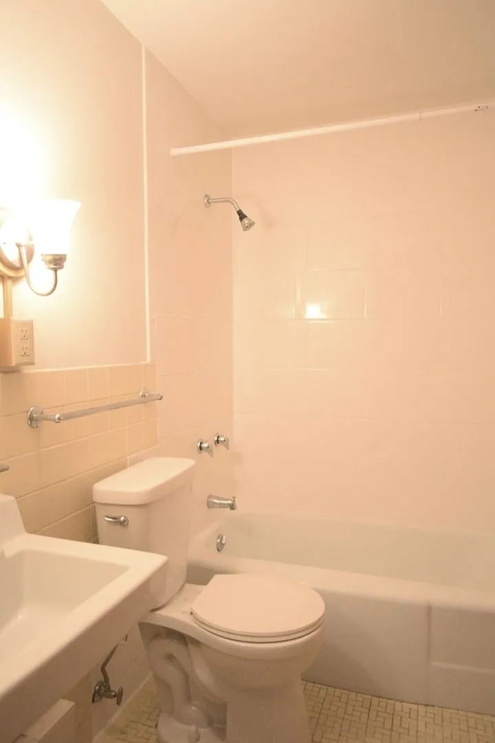 2709 Park Ave S — Photo 4