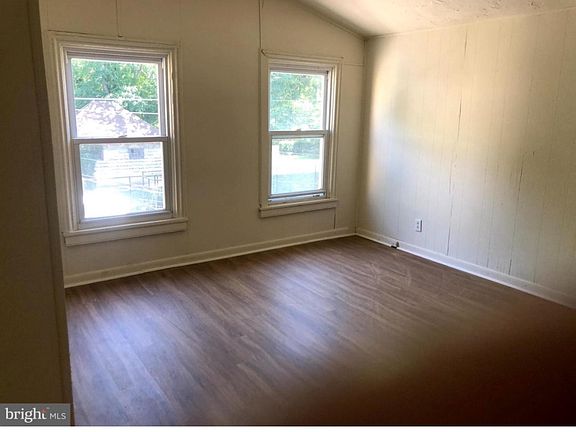 5th image of 137 Hedge St #1