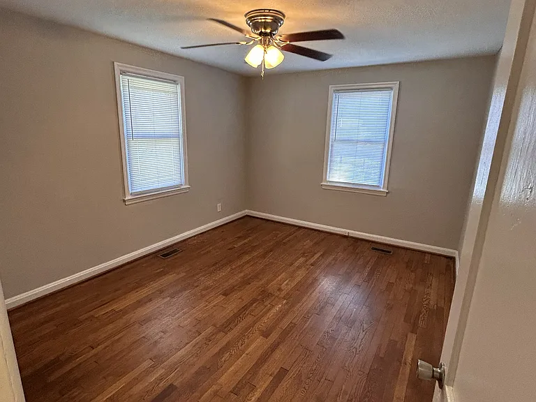 809 Paul St — Photo 17