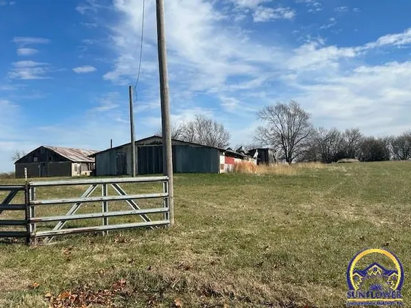 2600 SW Hodges Rd, Topeka, KS 66614