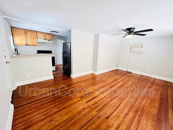 5th image of 643 2nd St N APT 8