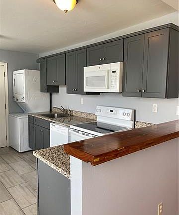 3rd image of 6225 Wainwright Dr