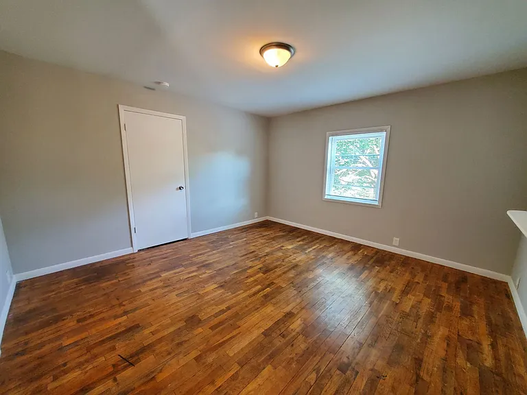 112 Fairbanks St NE — Photo 6