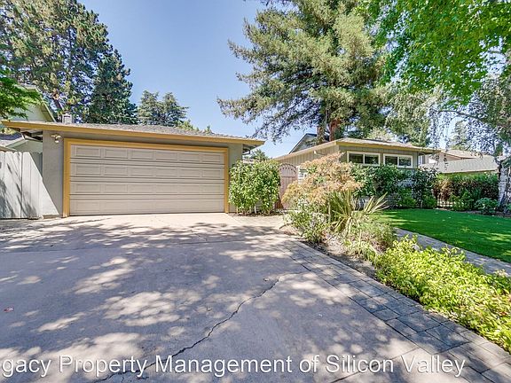 4th image of 851 Rubis Dr